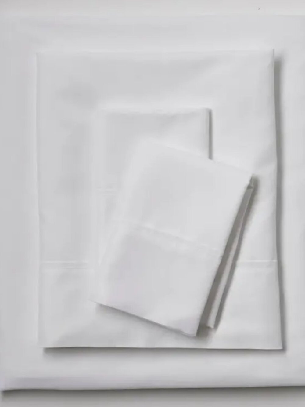 NWT Serta Classic Bedding Bundle: Sheets, Pillows, Mattress Protector (Full) - Picture 4 of 7